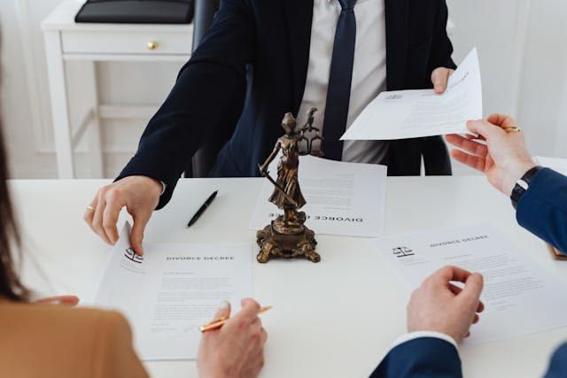 وکیل پایه یک دادگستری