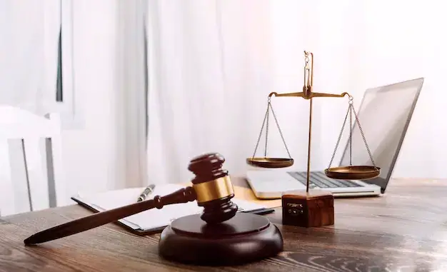 وکیل متخصص شرکت