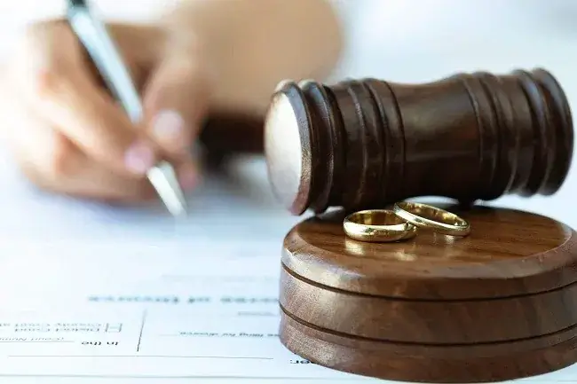 وکیل نفقه زن