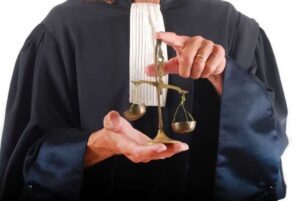 وکیل متخصص در امور پزشکی