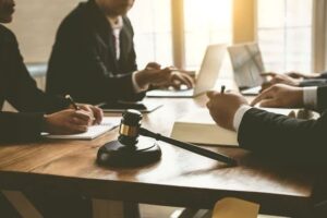 نقش وکیل خسارت قراردادی