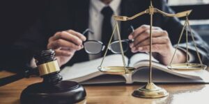 بهترین وکیل جعل اسناد