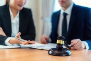وکیل متخصص در دعاوی مسئولیت مدنی