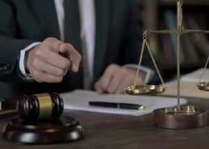 بهترین وکیل شرکت های حمل و نقل