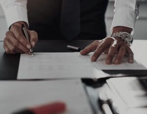 بهترین وکیل قرارهای کاری