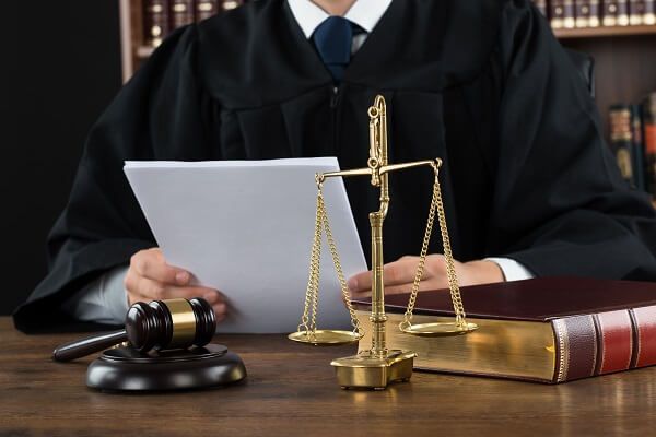 وکیل دادگاه حقوقی