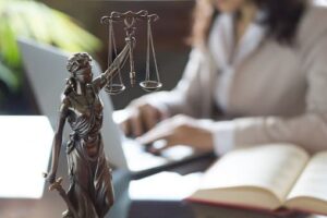 نقش وکیل در پرونده های کیفری