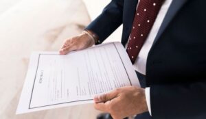 بهترین وکیل دیوان عدالت اداری