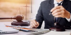 بهترین وکیل توهین