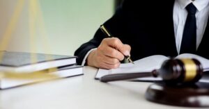 بهترین وکیل توهین در تهران
