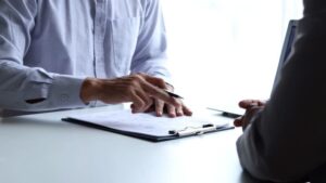 ویژگی های بهترین وکیل توهین