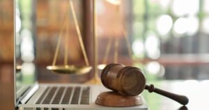 استخدام وکیل برای استارت آپ