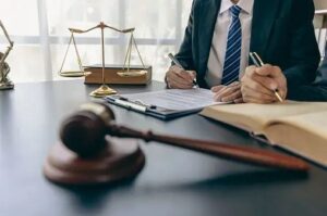 نیاز به وکیل حقوقی