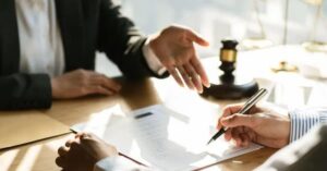 وظایف وکیل متخصص حقوق اساسی 