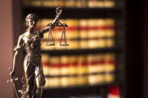 نقش وکیل در پرونده توزیع مواد مخدر