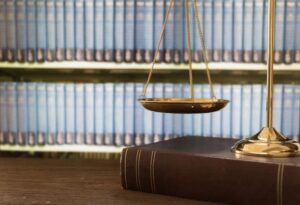 وکیل برای دفاع از حقوق مخابرات
