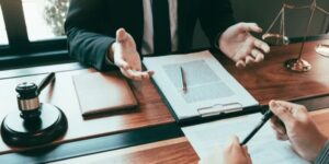 وظایف وکیل قراردادهای سرمایه گذاری در تهران