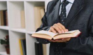 نحوه انتخاب وکیل متخصص مسکن