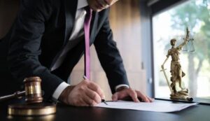 بهترین وکیل برای پرونده