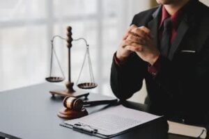 ویژگی های بهترین وکیل حقوق گردشگری