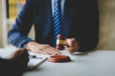 وکیل اسناد
