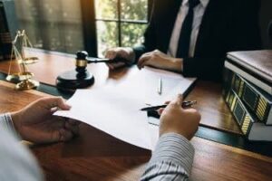 اهمیت انتخاب وکیل کانون وکلا