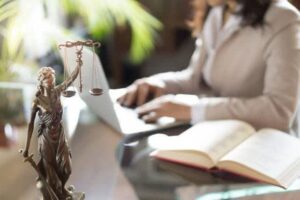 نکات مهم برای انتخاب وکیل متخصص
