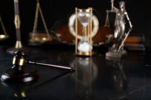 ویژگی های بهترین وکیل انتشارات