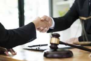 وکیل انتشارات در تهران
