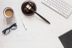وظایف وکیل کار در دفاع از حقوق موکل