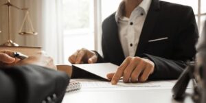 نحوه انتخاب بهترین وکیل مزاحمت