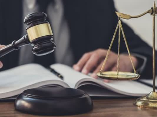 وکیل مشروبات الکلی