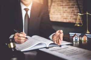 دلایل نیاز به وکیل متخصص ملکی