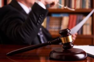 عوامل مؤثر در انتخاب بهترین وکیل دلار