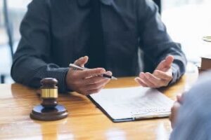 دلایل نیاز به وکیل جراح زیبایی