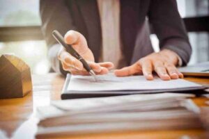 جمع آوری مدارک برای دفاع از موکل