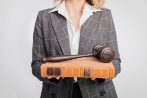 نقش وکیل متخصص در پیشبرد اهداف تجاری