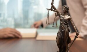 نقش وکیل حمل شیشه در کاهش مجازات