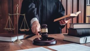 نقش وکیل خرید مواد مخدر در فرایند دادرسی