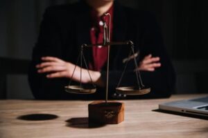 ویژگی های بهترین وکیل مبادلات الکترونیکی