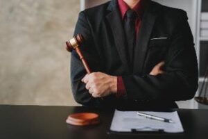 دلایل نیاز به وکیل مبادلات الکترونیکی