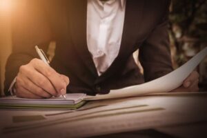 دلایل نیاز به وکیل مامو پلاستی