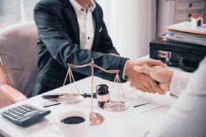 نقش بهترین وکیل نقص خودرو