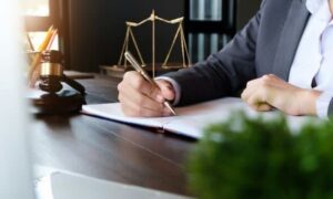 بررسی برای یافتن بهترین وکیل سند عادی