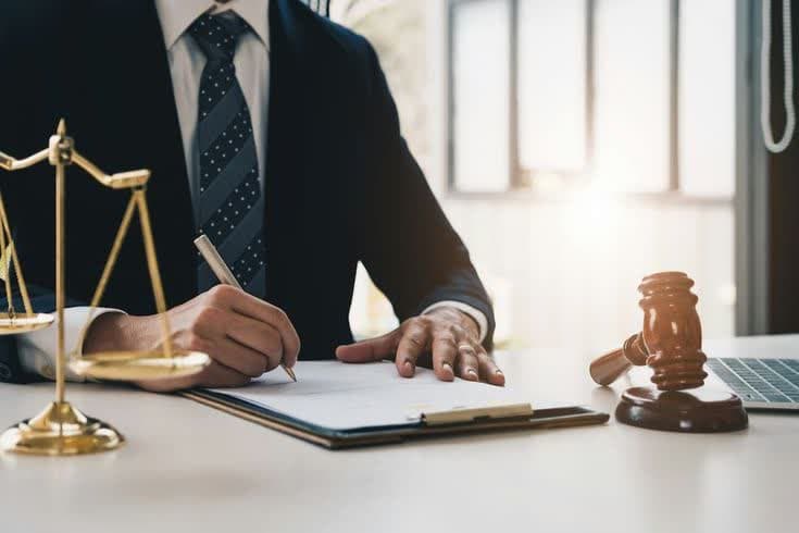 وکیل تزریق ژل