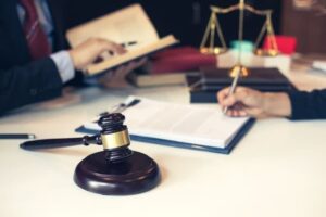 مراحل قانونی پیگیری چک حقوقی از طریق وکیل