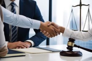 ویژگی های بهترین وکیل رینوپلاستی در تهران