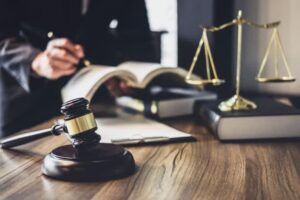 نقش وکیل چک های خارجی در موفقیت پرونده