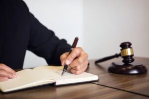مراحل همکاری با یک وکیل سفر