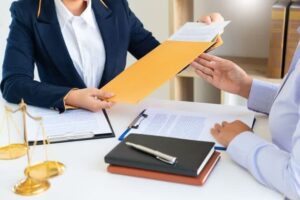 انتخاب بهترین وکیل ملک مسکونی در تهران